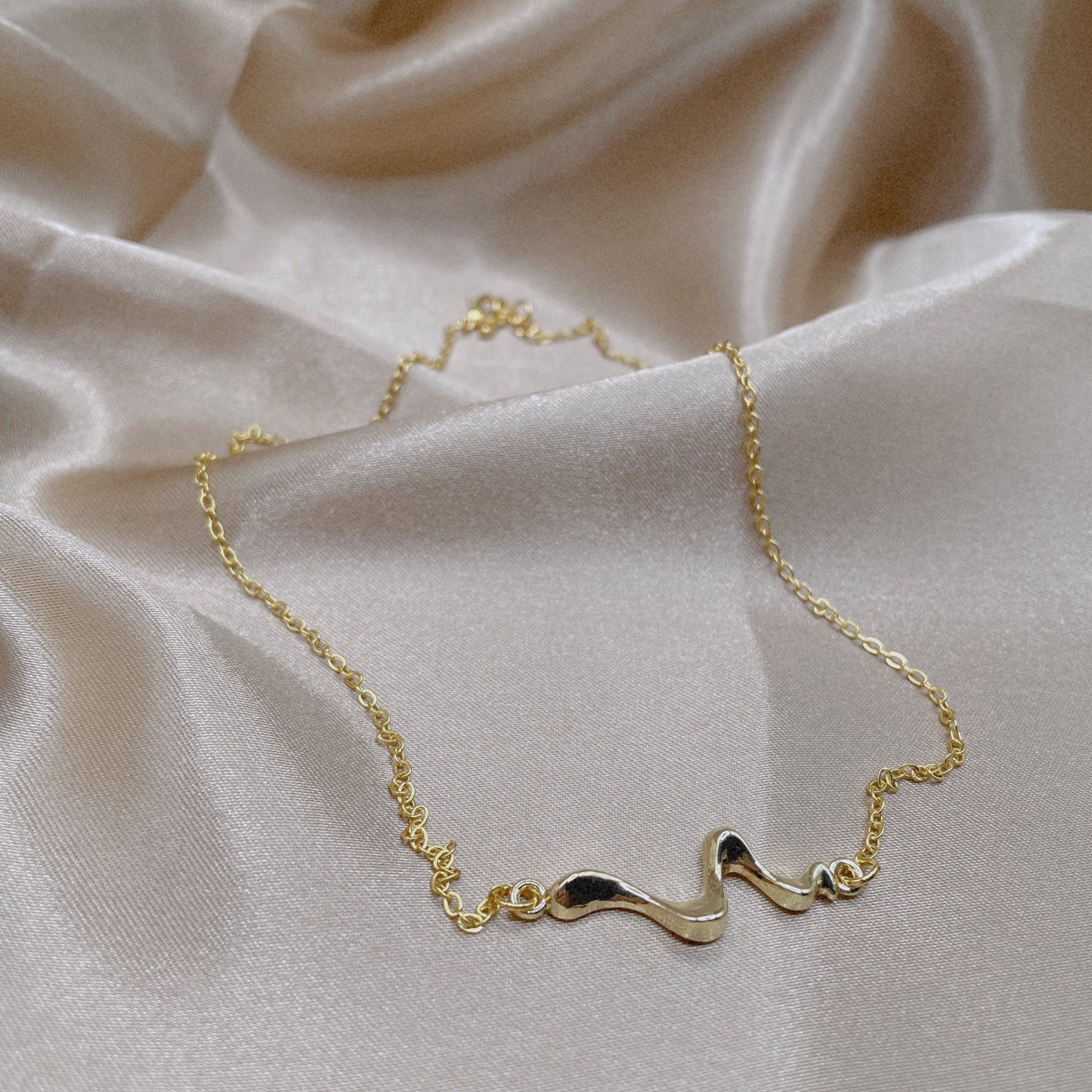 Wavy Wonder Necklace